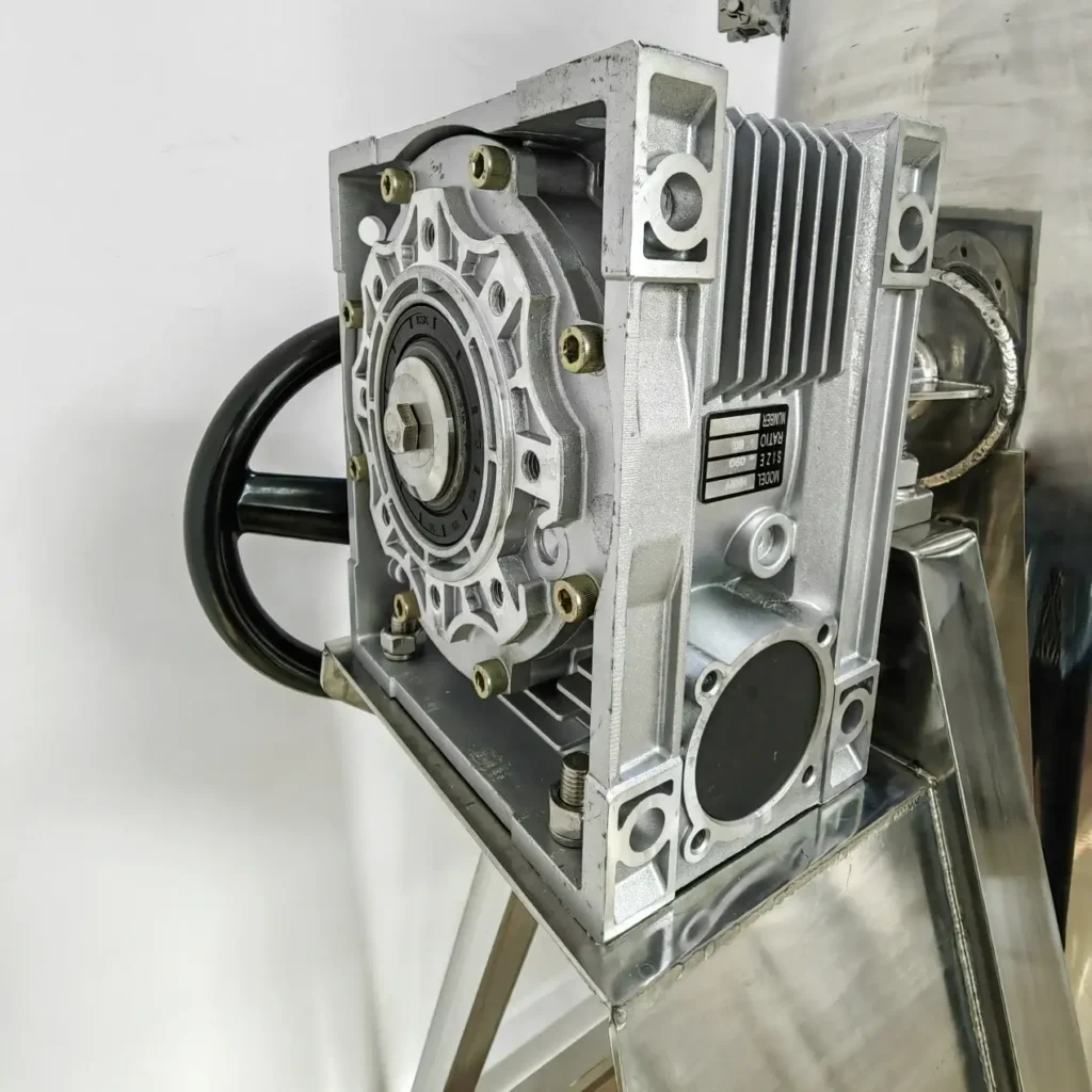 The new custom design of hand wheel cartridge filter housing