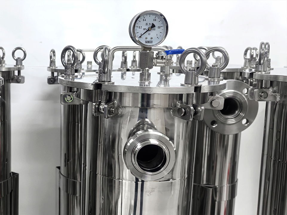 Differential Pressure Gauge Errors in Filter Housings 2 Differential Pressure Gauge Errors in Filter Housings