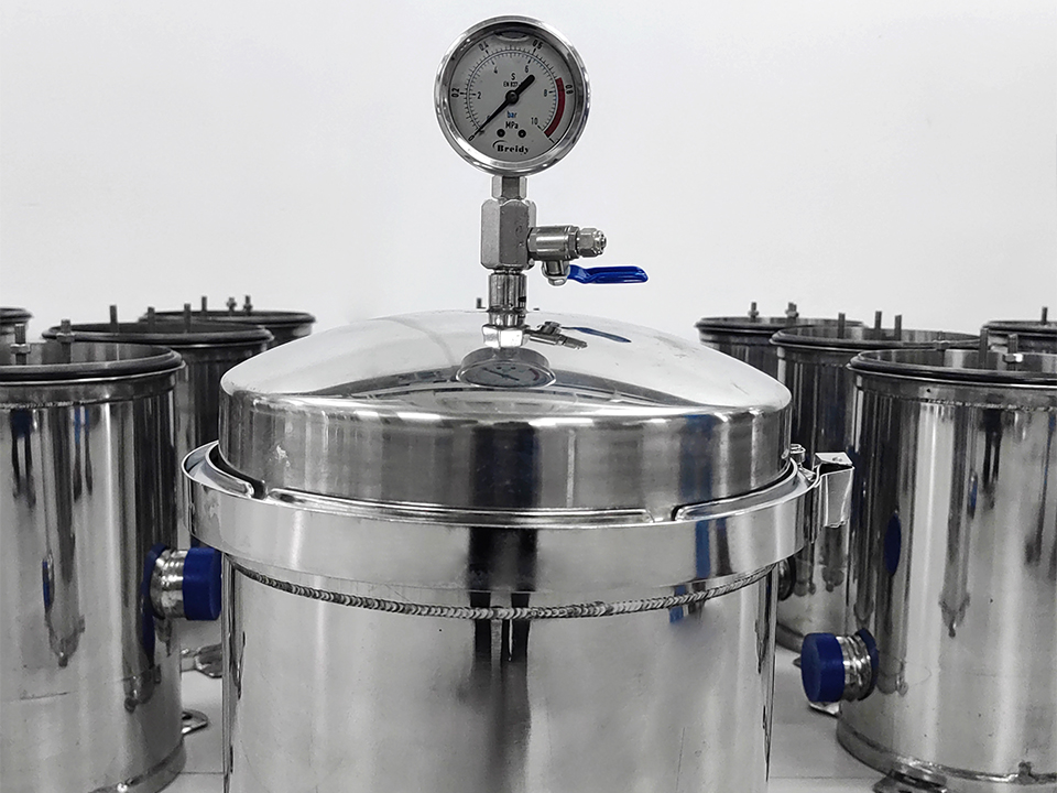 Safe Lid Opening Procedure for Pressurized Filter Housings